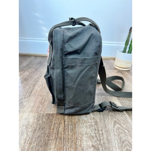 Fjallraven Kanken Backpack Gray - Picture 4 of 10